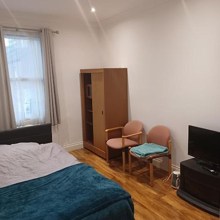 Beautiful Room In Lovely Flat London Ngoại thất bức ảnh