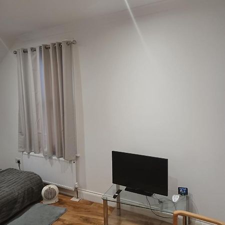 Beautiful Room In Lovely Flat London Ngoại thất bức ảnh