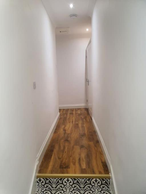 Beautiful Room In Lovely Flat London Ngoại thất bức ảnh